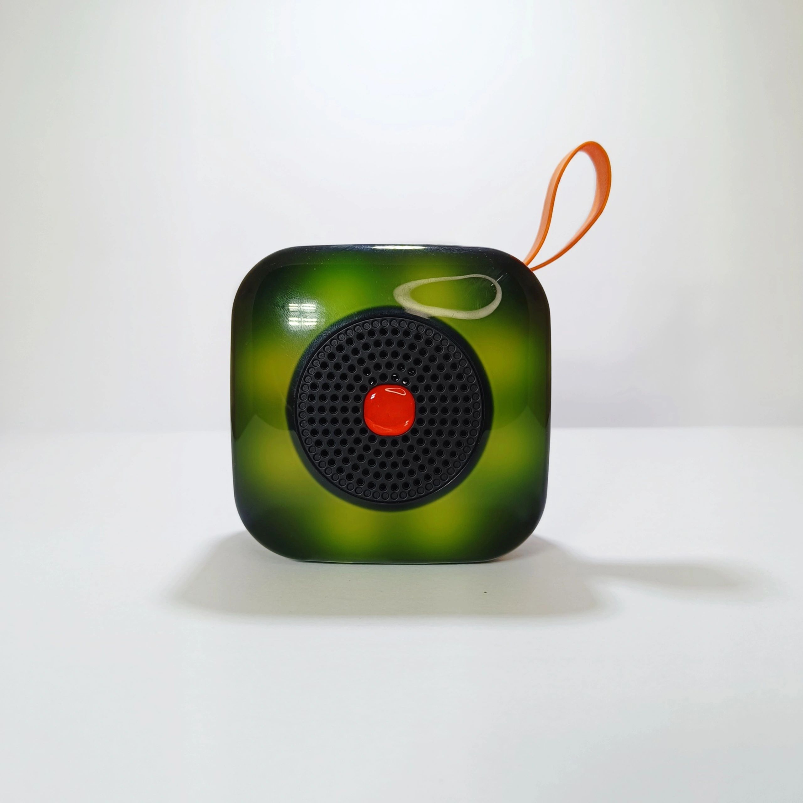 Altavoz portátil pequeño con iluminación